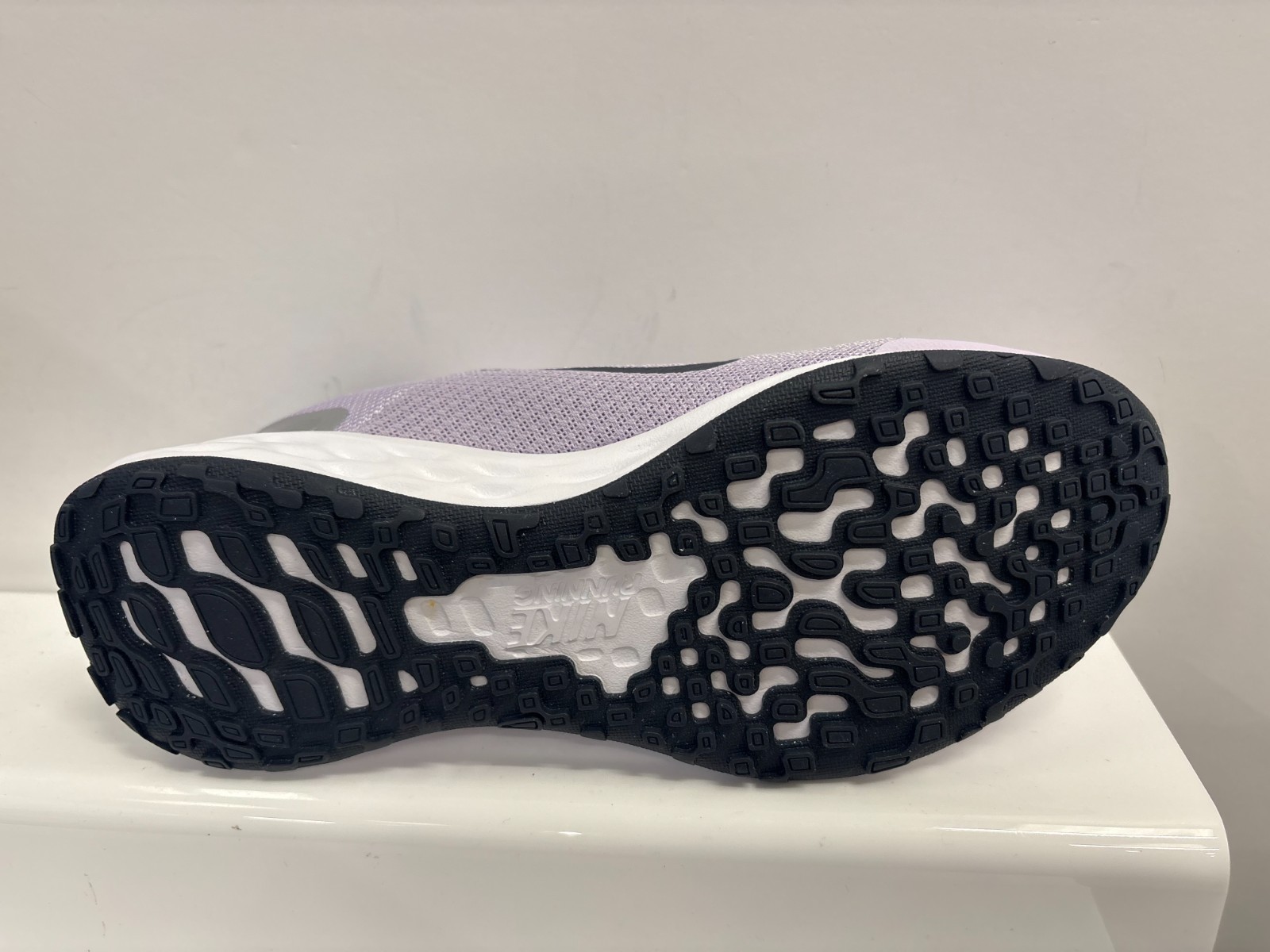 Nike Revolution 6 Junior Trainers UK 4 US 4.5Y EU 36.5 REF 3403* image 4