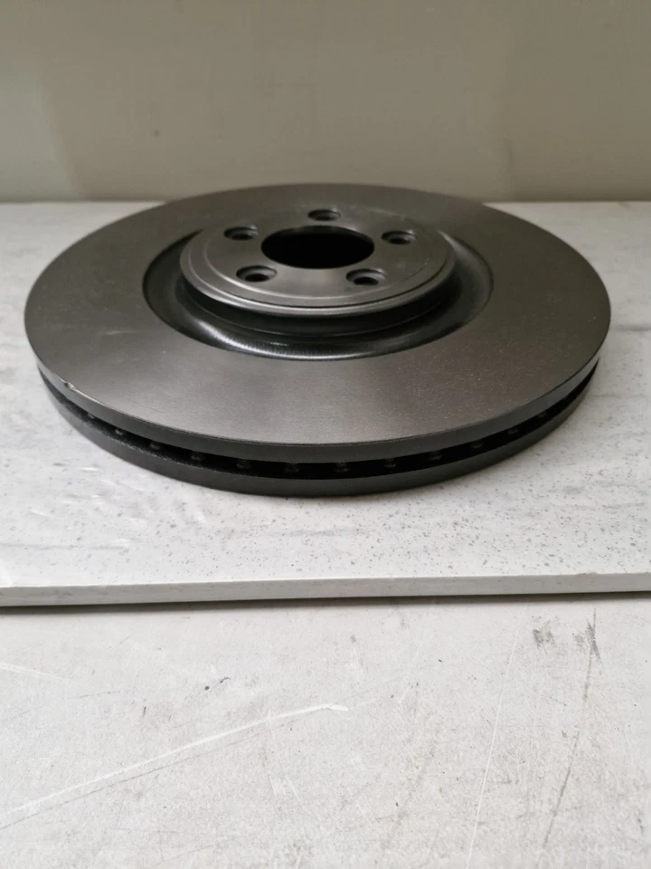 1x BREMBO 09.B556.11 Brake Disc Front Internally Vented Fits Jaguar F-Type XF XJ — 第 2/2 张图片