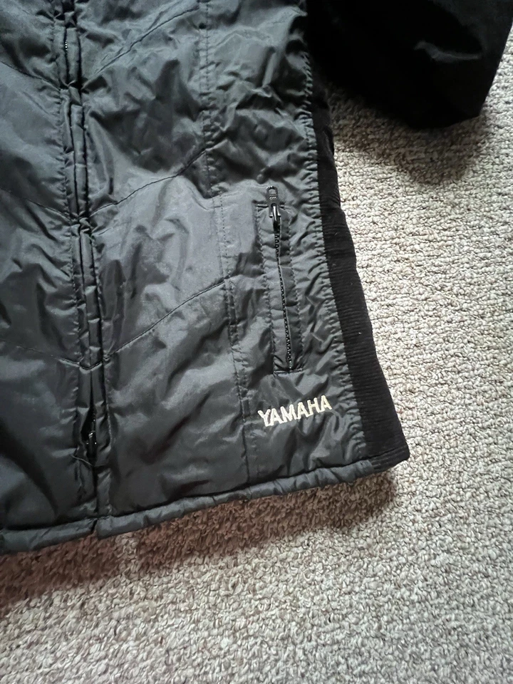 雅马哈黑色复古雪地摩托夹克女式中号全拉链 Puffer — 第 2/4 张图片