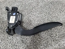 USED and Tested 2006-2008 Ford Crown Victoria Accelerator Pedal 7-Pin Sensor