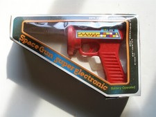 1980's Vintage New Old Stock SUPER ELECTRONIC SPACE GUN, Battery Operated, RED