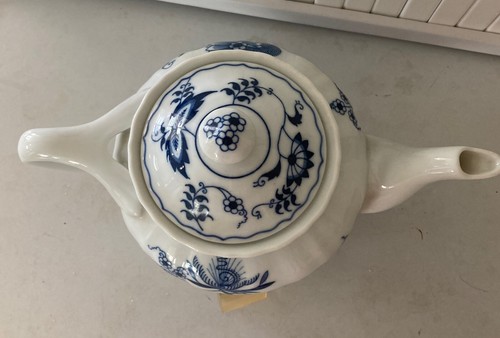 Vintage Teapot & LID China Blue Danube Blue Onion Japan 6.5" Tall - Picture 9 of 9