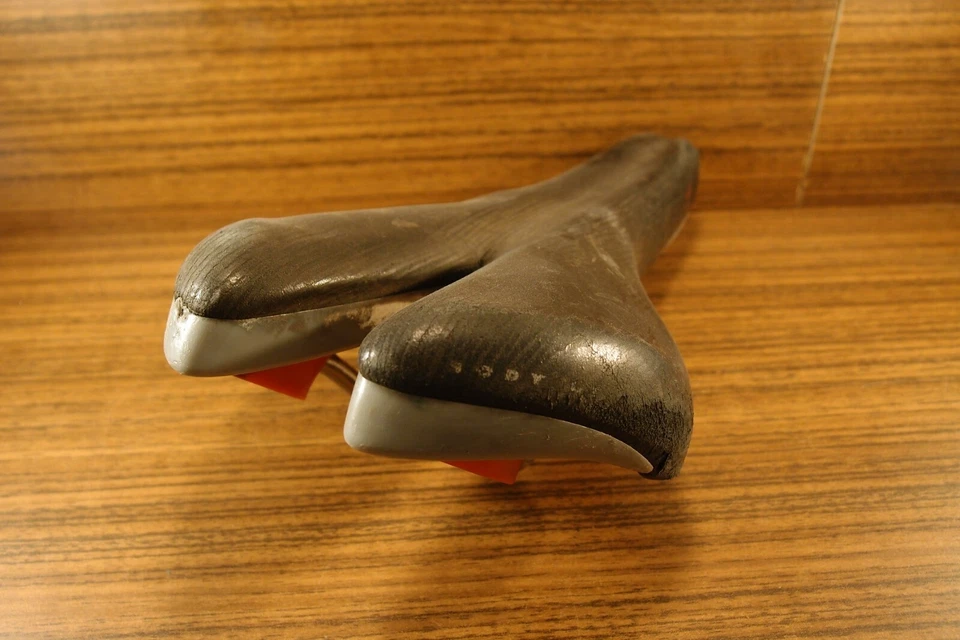 Asiento MTB Specialized 1999 vintage con rieles de titanio hecho en Italia sillín para hombre Foto 2 de 4