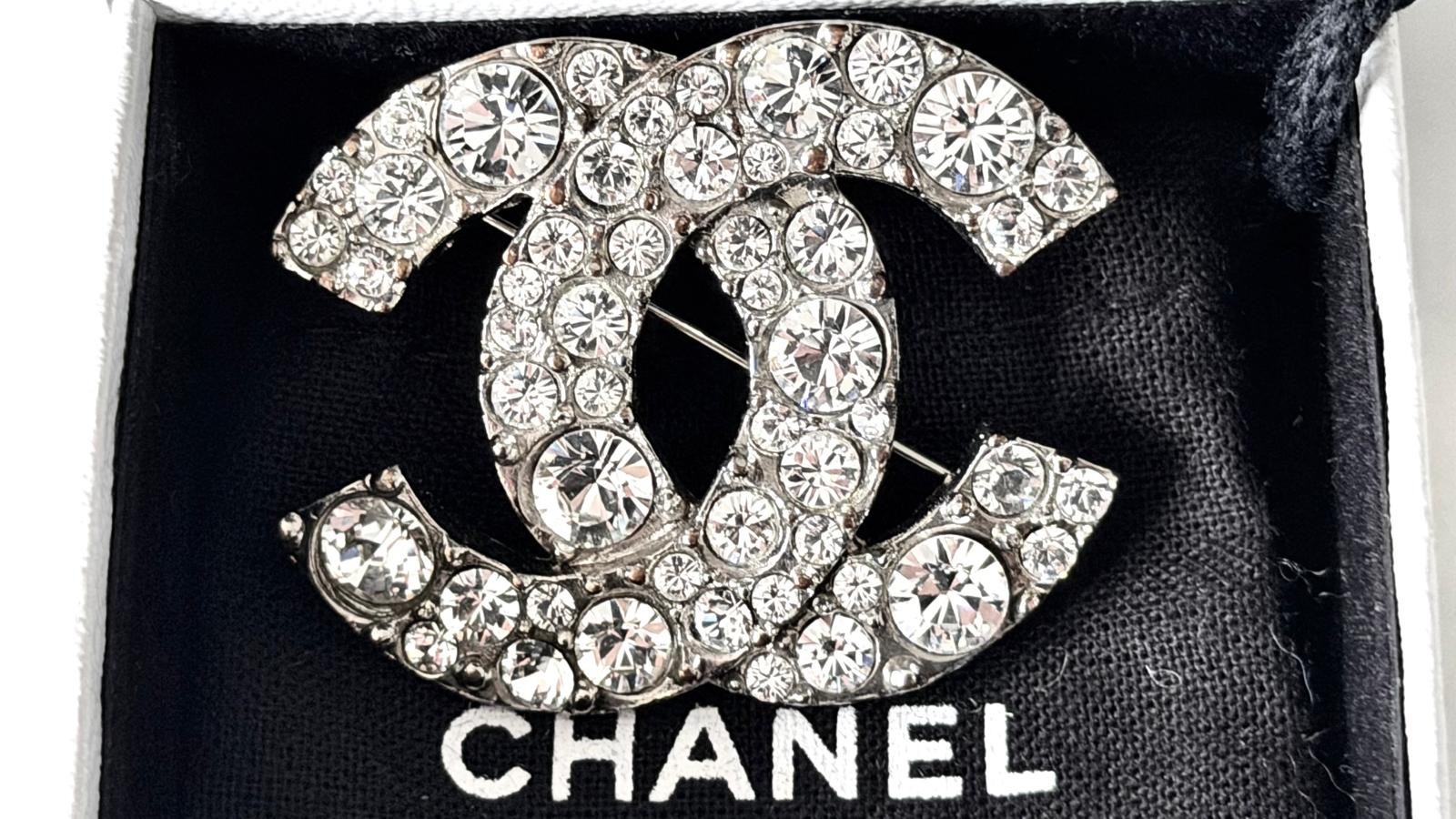 Chanel Classic Crystal CC Brooch Silver Tone Metal With Box And Pouch VGC