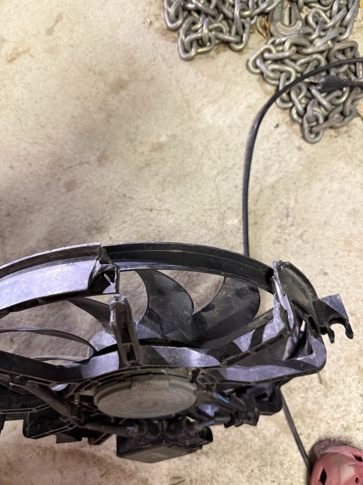 日产/Infinity G35/G37/350z/370z 原始设备制造商散热器风扇 — 第 3/4 张图片