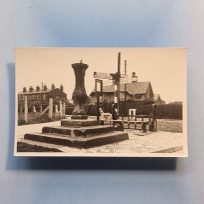 Thornton Liverpool Postkarte um 1935 Echtfoto Nags Kopfbestände Straßenschild Mersey