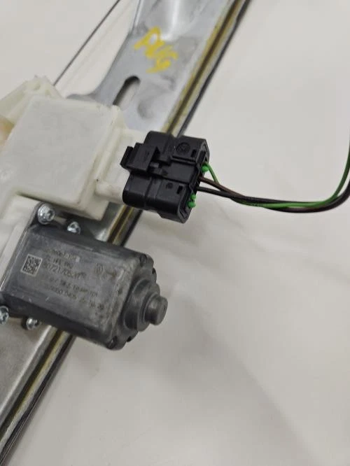 Leve vitre electrique avant gauche RENAULT KADJAR PHASE 2 807217052R - Photo 2/4