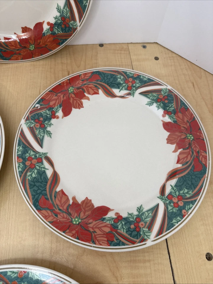 Juego de 4 platos de cena de Navidad Gibson Poinsettia de 10,5" vacaciones Foto 4 de 4