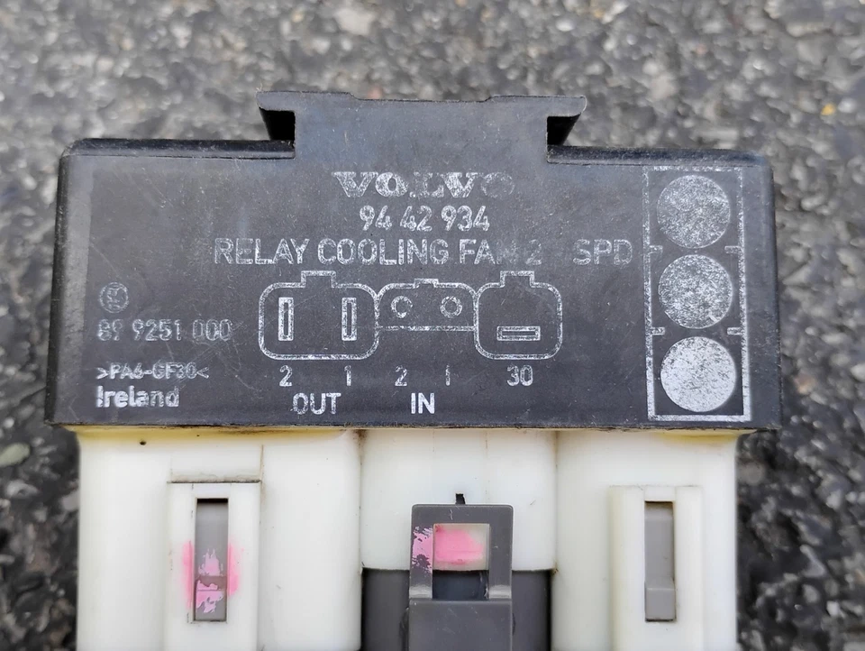 Relé ventilador refrigeración Volvo 850 940 960 C70 S70 V70 S90 V90 9442934 / 3523872 Foto 3 de 4