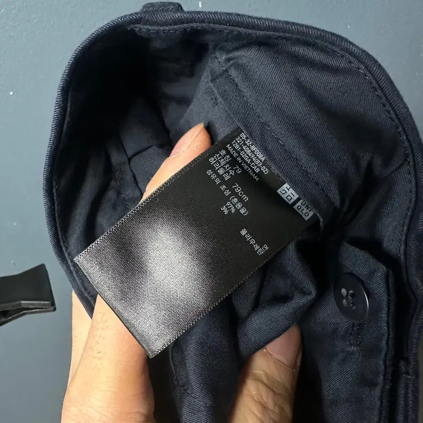 Unisex Uniqlo Navy Chino Pants (Size 98cm) thumbnail 3