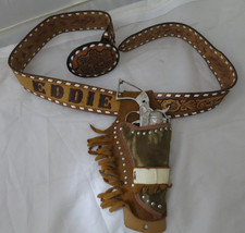 Vintage YOUNG BUFFALO BILL WESTERN CAP GUN 25 M.A. HENRY LTD. with holster