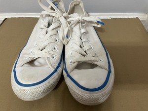 white converse blue stripe