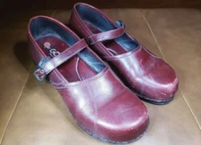 GOLC Womens HANDCRAFTED BRAZIL LEATHER CLOGS Burgundy Red Womens Size US 9 EU 40