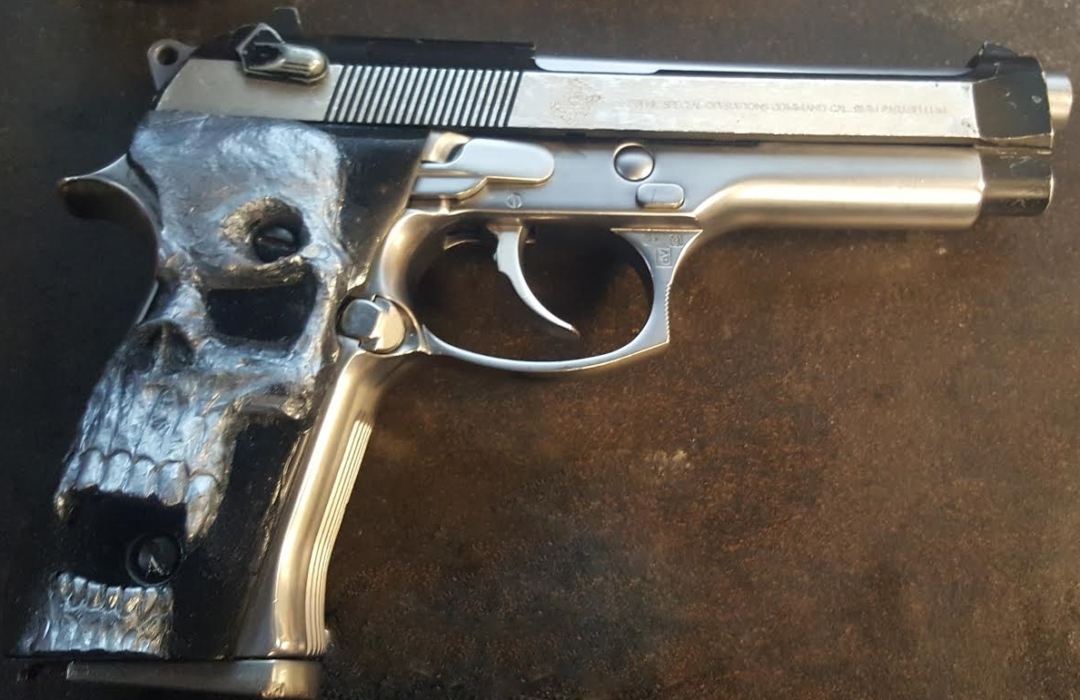 Beretta M92FS ガスガン パール調グリップ Beretta 92FS,92A1,M9,96 Pistol grips large pearl skull on black