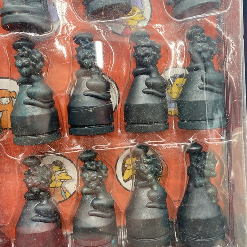 The Simpsons Chess Set Antiqued Metal-Style Boxed Complete 2005 - Picture 8 of 15