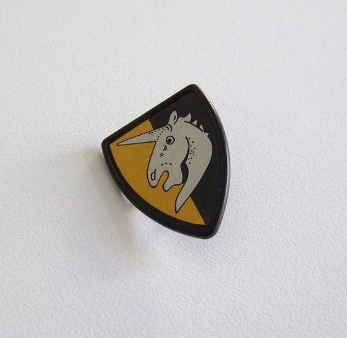 Playmobil (L642) Middle Ages - Black & Yellow Unicorn Head Shield 3265 Vintage