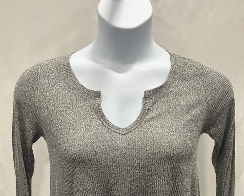 Maglia donna Hollister taglia M con ampio scollo a V. - Foto 2 di 9