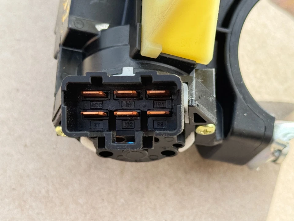 Interruptor de encendido Hyundai Elantra 2011-2016 cilindro de bloqueo con llave OEM Foto 2 de 4