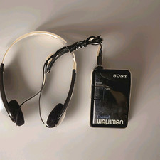 VTG Sony Walkman SRF-29 AM/FM Radio w/ Original Headphones Tested Works Good