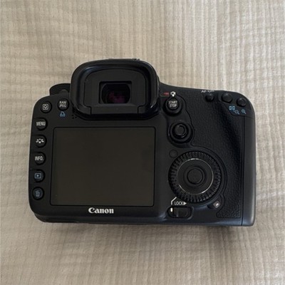 Canon EOS 7D Digital SLR Camera Body Black RAW Shooting USB Connectivity