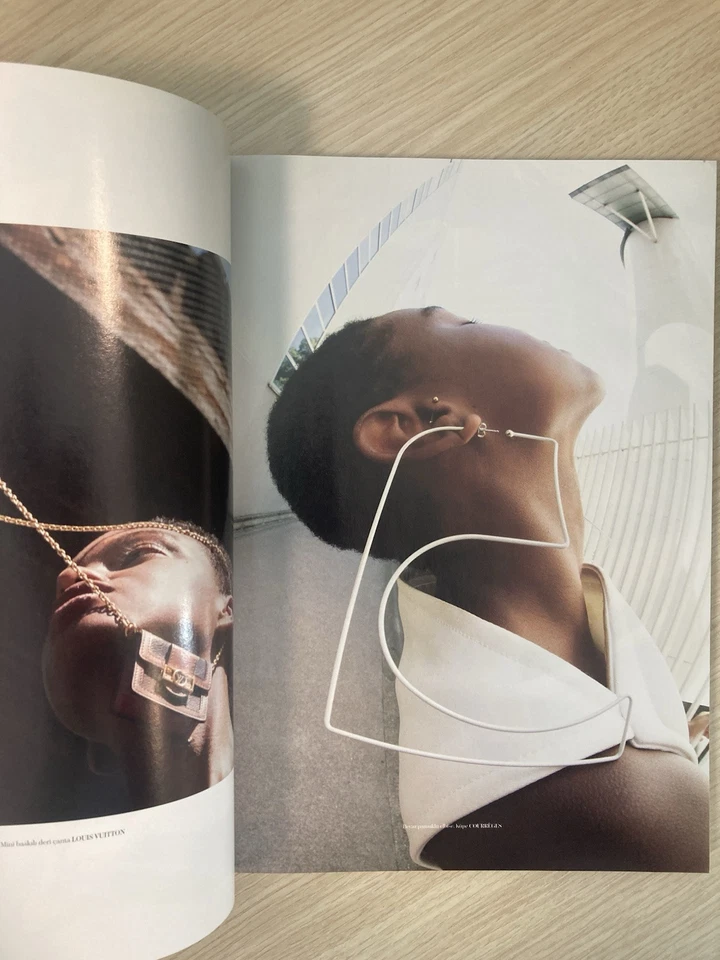 vogue December 2021 / Vilma Sjöberg - Leonie Hanne - Ekin Koç - Hazar Ergüçlü Foto 2 de 4