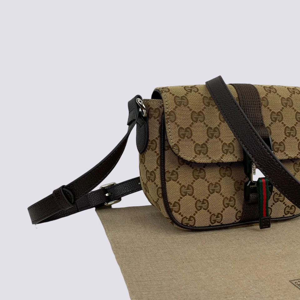 Bolsa de ombro Gucci GG monograma lona alça tiracolo carteiro bege 802100 - Imagem 4 de 4