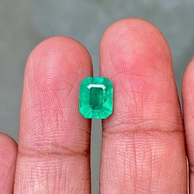Natural Colombian Green Emerald 5.10 Ct Certified Emerald Cut Loose Gemstone