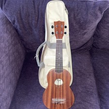 Flight Ukulele with carrying case