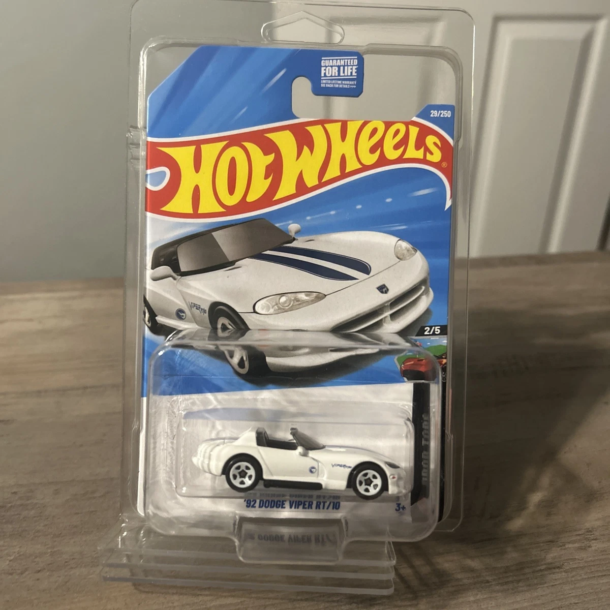 Hot Wheels Treasure Hunt Dodge Viper RT/10 Contemporary