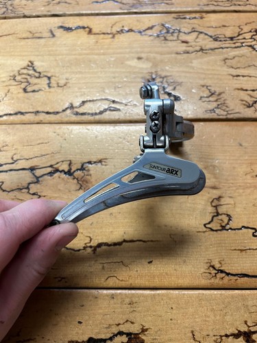 Dérailleur Avant VTT Vintage Suntour XCD – Pince 28,6mm Tirage Bas – Occasion