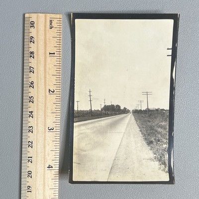 Vintage 1920s Midwest Road Snapshot Photo Endless Level Road Middle States 1930s