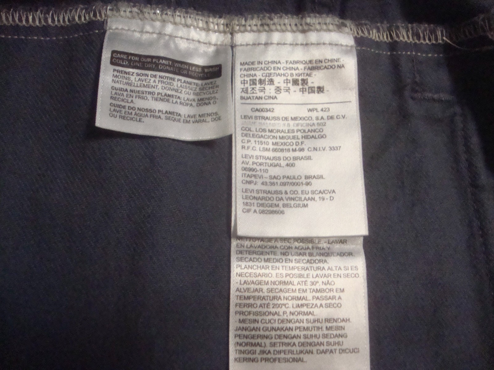 Men’s Levi Strauss red tab gray/blue heavy denim trucker jacket Size XL