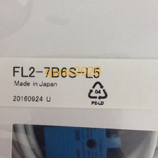 1pc New AZBIL square proximity switch FL2-7B6...