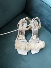 Badgley Mischka White Floral Ankle Strap Square Toe Leather Heel 5.5
