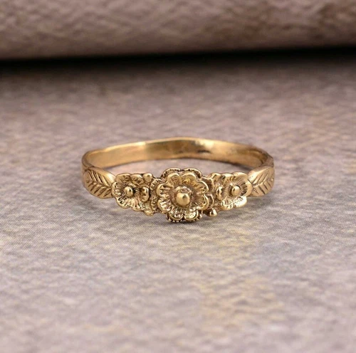 Handcrafted Gold Floral Ring - Vintage Boho Flower Band, Unique Jewelry Gift