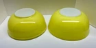 PAIR Vintage Pyrex 404 Yellow Nesting Mixing Bowl Primary Color Bowl 4 quart
