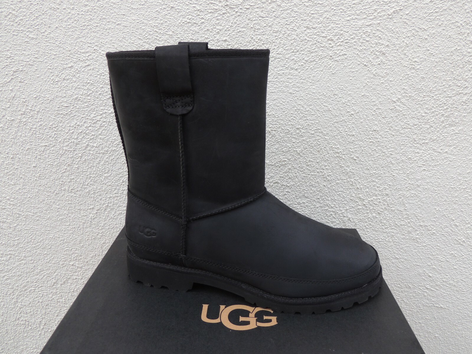 UGG BLACK COURTLAND WEATHER WATERPROOF 