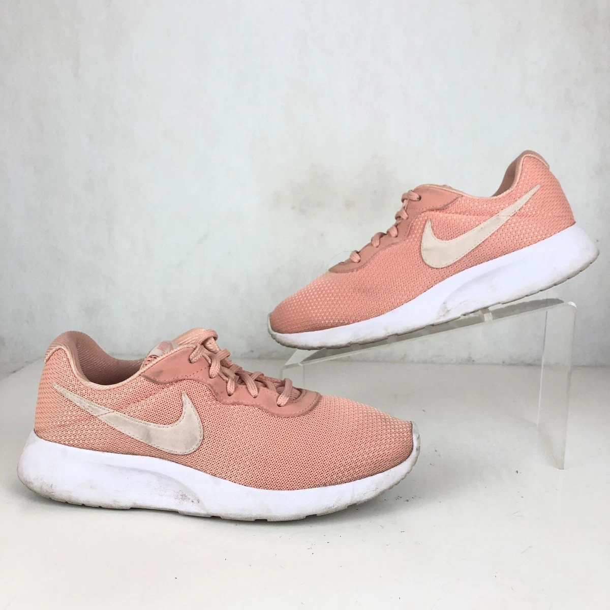 Nike Women s Size 8.5 Tanjun Coral Stardust Pink Lace Up Sneakers Shoes