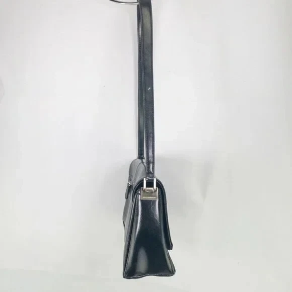 Bolso Liz Claiborne Mujer Pequeño Vegano Imitación Cuero Baguette Cartera Solapa Foto 3 de 4