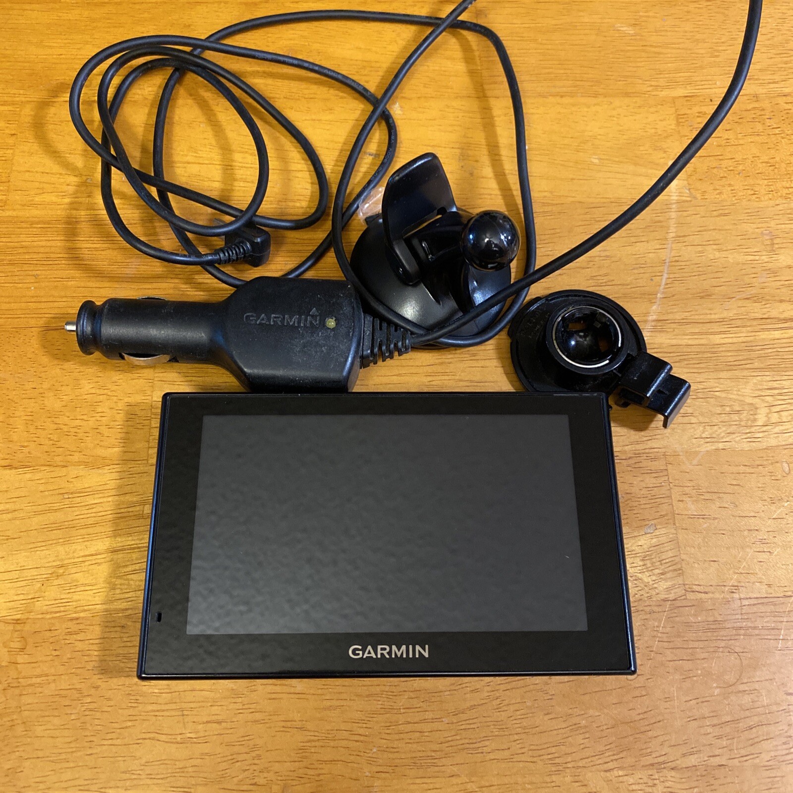 Garmin Nuvi 2539LMT 5-Inch GPS with Charger Mount and Free Shipping