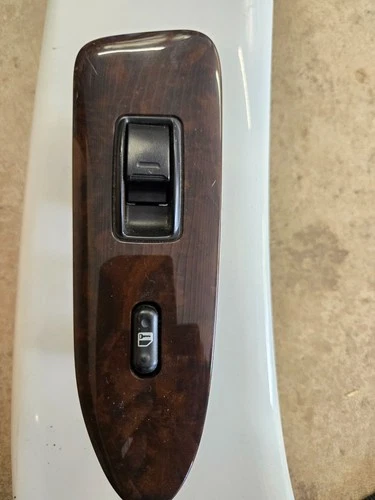 2000-2001 Toyota Camry WOODGRAIN Window Lock Control Panel Right  74231-33190