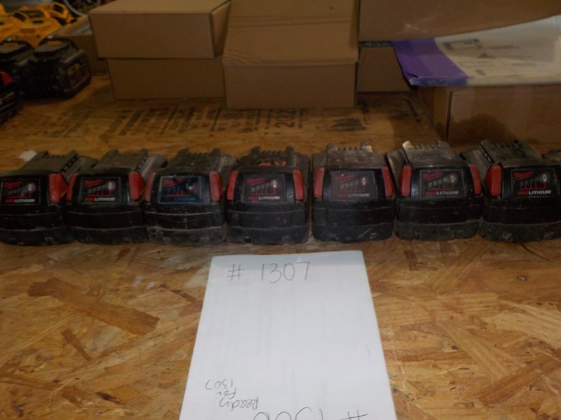 Milwaukee 18v Lot 8 batteries for parts/repair # 1307