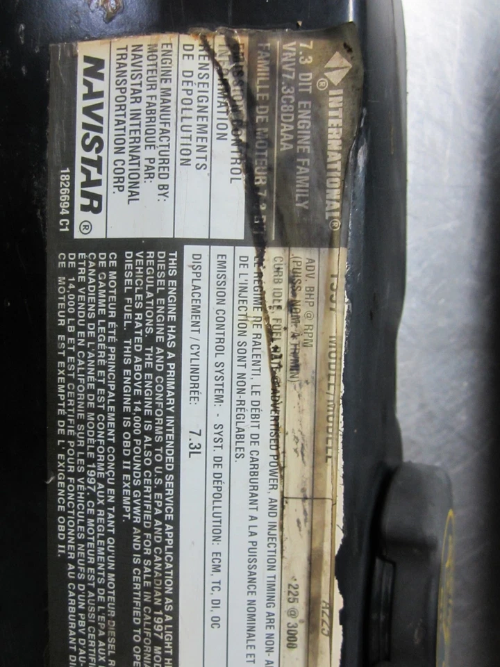 Right Valve Cover From 1997 Ford F-250 HD  7.3  Power Stoke Diesel - Image 2 of 4