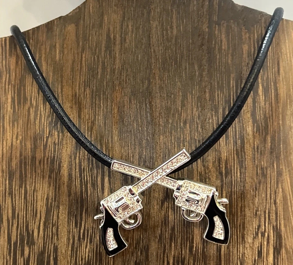 Conjunto de Brincos Montana Silversmiths Pistolas Cruzadas Corda de Couro 16”+3 Ex - Imagem 2 de 4