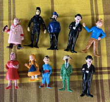 TINTIN / Hergé  Lot 10 figurines LE LAC AUX REQUINS  ESSO / BELVISION 1973  TTBE