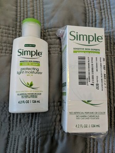 simple protecting light moisturizer spf 15