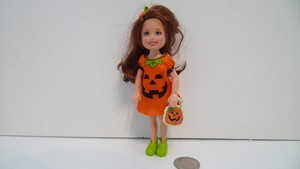 halloween costumes kelly doll