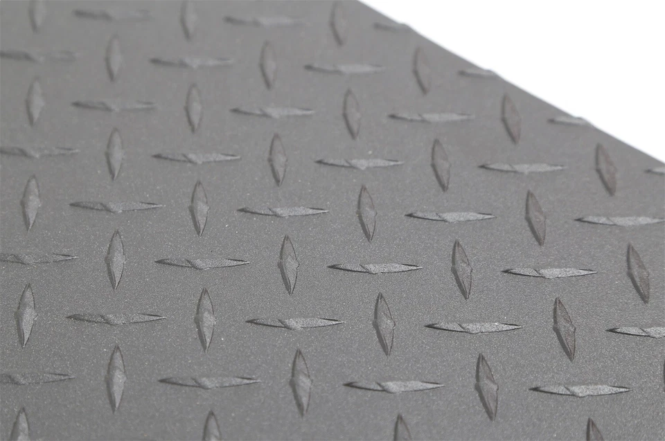 Guardabarros Dee Zee DZ1808TB Brite-Tread Foto 2 de 4