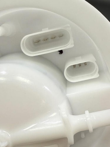 Porsche Macan 95B Petrol Fuel Feed Unit Top Section - Picture 6 of 8