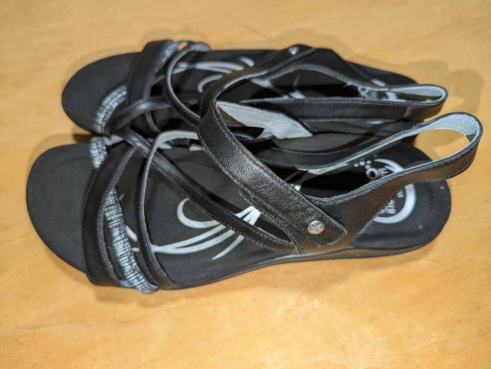 B.I.O.system sandal in black leather.  Size 9P Rubber Outersole - Image 2 of 4